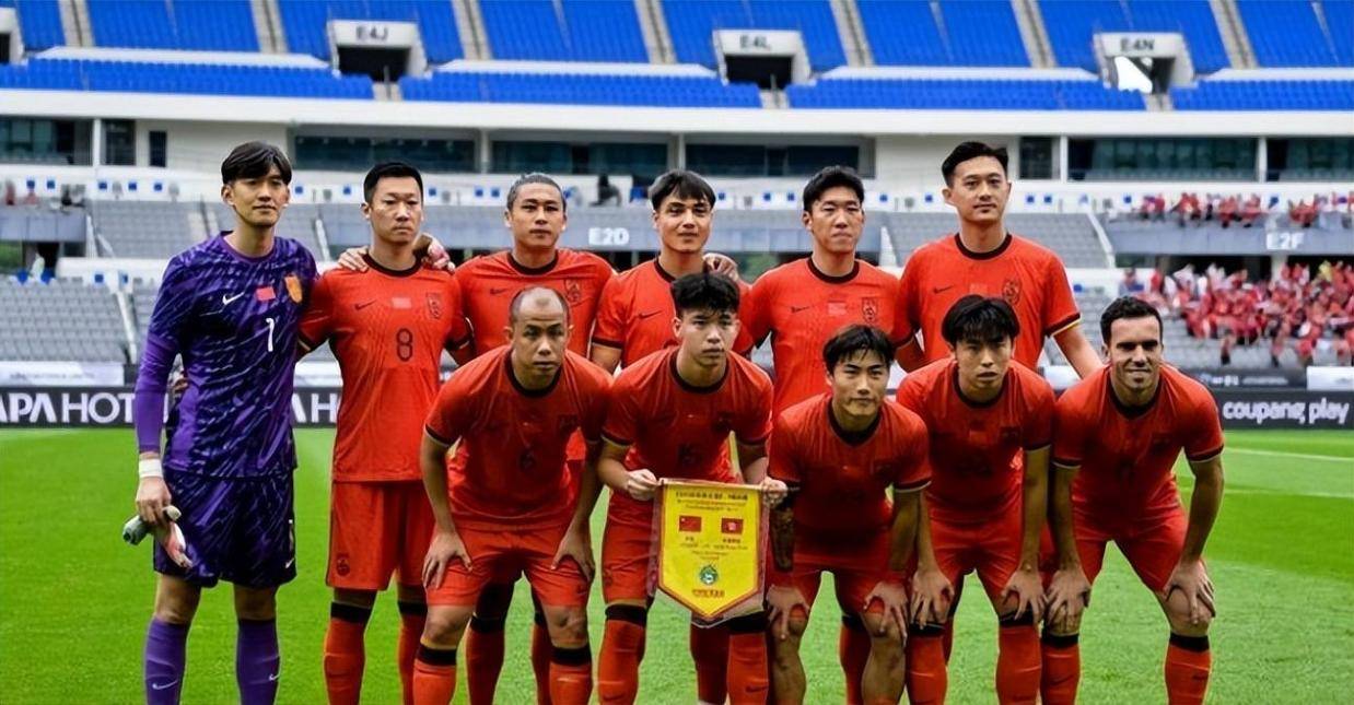 喜讯！德甲门兴俱乐部官宣将在8月份扎堆引进多位上海国脚，蒯纪闻+刘诚宇领衔