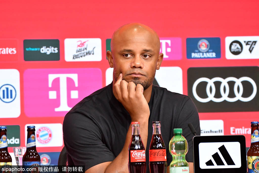 杰克逊转会风波：拜仁队徽现身，未来去向成谜！